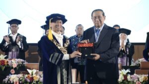 Peringati Dies Natalis ke-65, ITS Beri Penghargaan Tertinggi kepada SBY