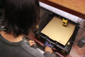 Sinergi ITS – Industri Tingkatkan Kualitas Produk Additive Manufacturing melalui Workshop 3D Printing
