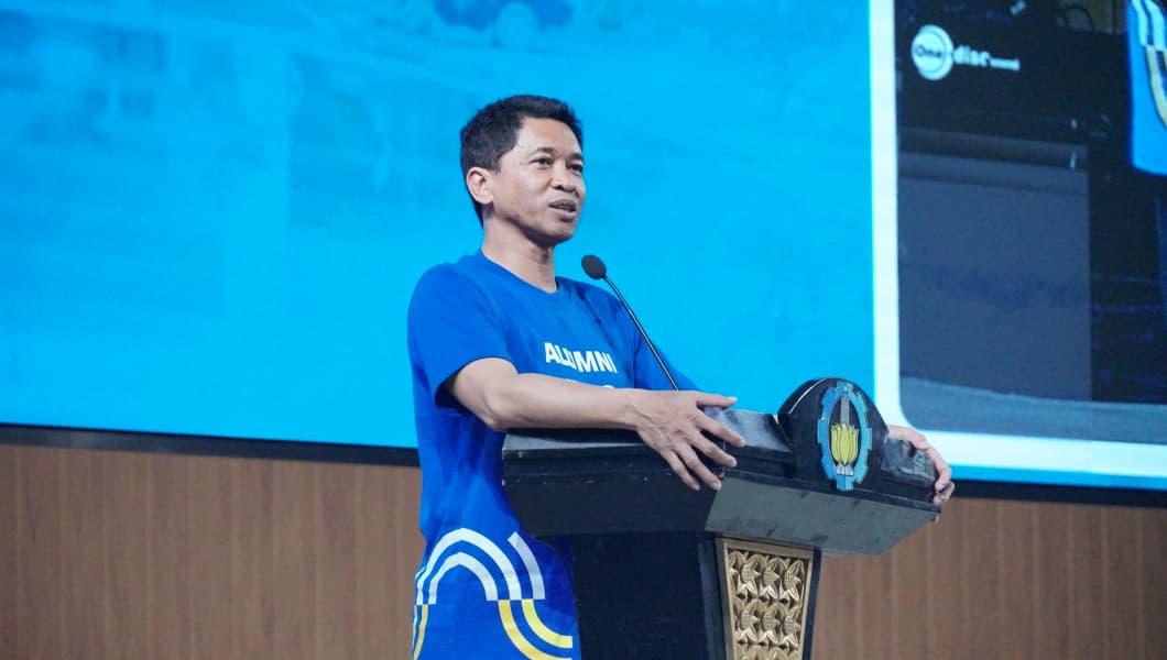 Sambutan Rektor ITS Prof Dr (HC) Ir Bambang Pramujati ST MSc Eng PhD dalam Reuni Akbar Alumni ITS 2025 di Grha Sepuluh Nopember ITS