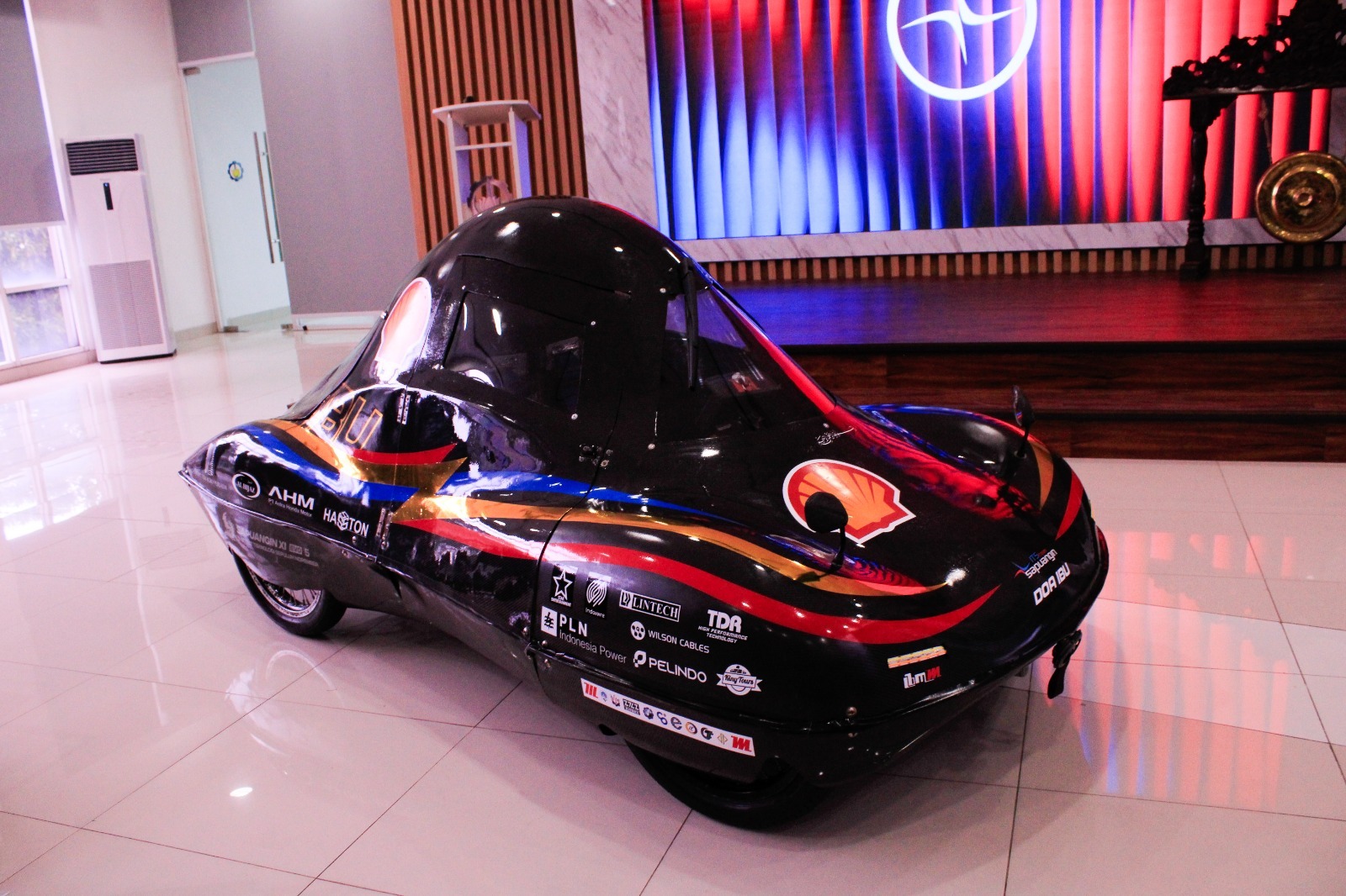 Tampilan mobil Urban XI EVO 5 yang akan berlaga di Shell Eco Marathon (SEM) Asia Pacific and the Middle East 2026