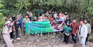 Mahasiswa ITS Perkuat Mitigasi Bencana Pesisir lewat Aksi Sobat Bumi
