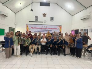 Lewat Kegiatan Abmas, ITS Perkuat Riset Kesehatan Dosen Akper