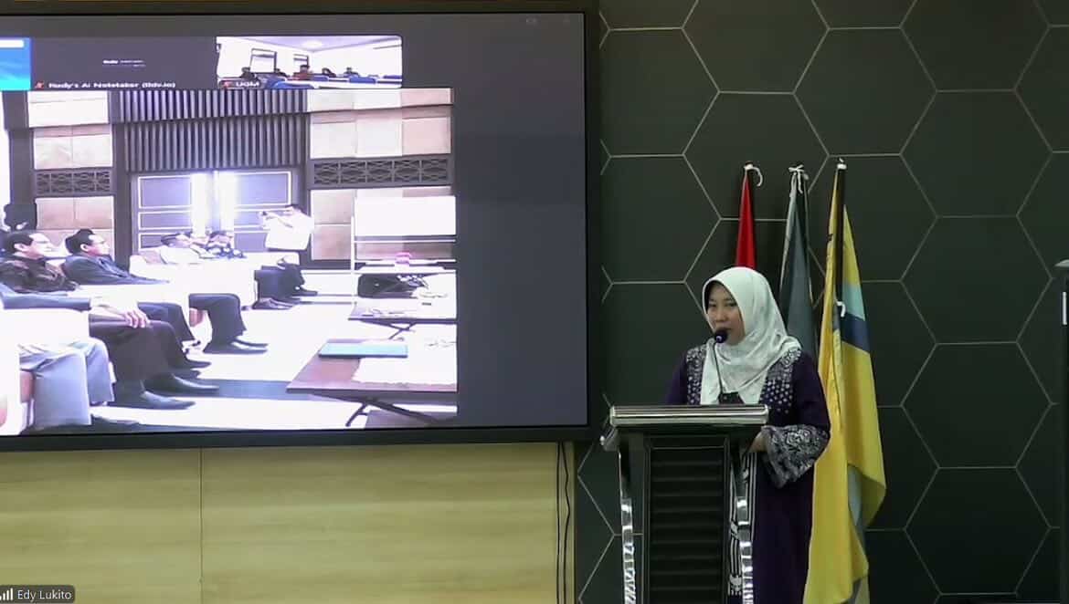 Dekan FTEIC ITS Prof Ir Dr Diana Purwitasari SKom MSc saat memberikan sambutannya di Workshop AITF x ITS 2026