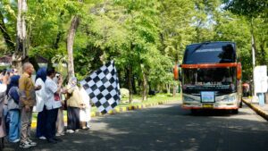Mudahkan Sivitas Berlebaran, ITS Berangkatkan 27 Armada Mudik Gratis