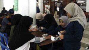 Ramadan Festival ITS Perluas Manfaat Masjid melalui Layanan Sosial untuk Masyarakat