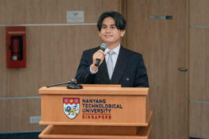 Mahasiswa ITS Sabet Penghargaan Internasional dari Singapura