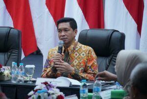 Rektor ITS Prof Dr (HC) Ir Bambang Pramujati ST MSc Eng PhD saat memberikan sambutan dalam soft launching STP ITS