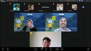 Kepala Subdirektorat Admisi dan Promosi ITS Nani Kurniati ST MT PhD (kiri atas) saat melakukan sesi tanya jawab dengan peserta sosialisasi SMITS 2026 secara daring