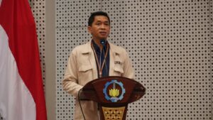 Gambar Rektor ITS menyampaikan sambutan pada acara ITS Expert Day dan DKPU Award