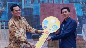 serah-terima-kunci-gedung-cwi01-its
