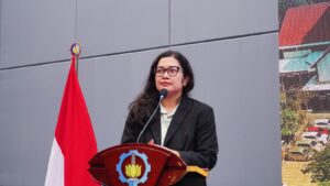 Sambutan Senior Project Officer ADB Theresia Sembiring dalam serah terima kunci gedung CWI-01