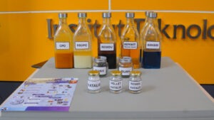 Inovasi bensin sawit (Benwit) dari ITS sebagai salah satu bahan bakar alternatif berbasis minyak kelapa sawit dalam upaya menghadapi krisis energi nasional