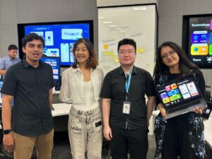 Pelangi Masita Wati (paling kanan) saat melakukan kerja praktik di Apple Developer Academy