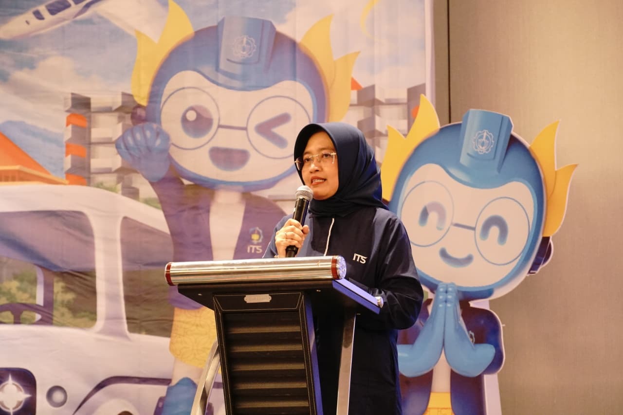 Wakil Rektor I ITS Prof Nurul Widiastuti SSi MSi PhD saat memberikan sambutan pembukaan ITS Education and Innovation 2026 di Hotel Aloft by Marriott - Pakuwon City Surabaya