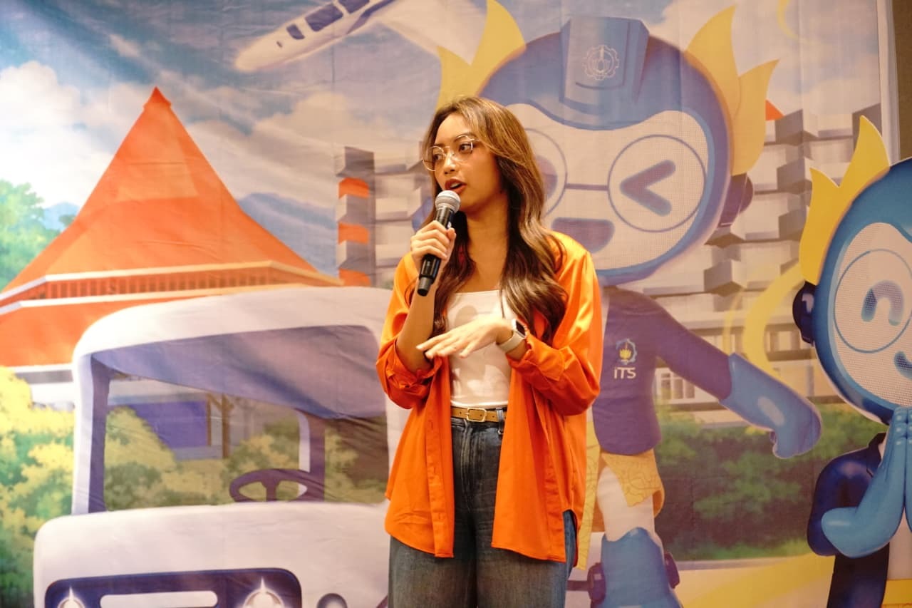 CEO of Sexy Javanese Accent Natasha Keniraras ST atau Natkeni ketika memberikan materi Coaching Clinic mengenai Creative Content di sela pameran