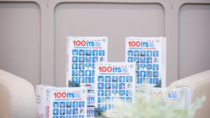 Buku 100 Alumni ITS Kebanggaan Almamater