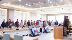 Gambar Jajaran Pimpinan ITS dalam rapat pembahasan Renstra 2026-2030