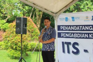Camat Sukolilo Muhammad Aries Hilmi SSTP MKP saat memberikan sambutannya