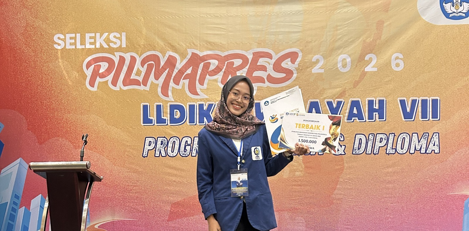 Peraih Juara I jenjang Diploma