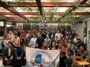 Diskusi hangat para IKA ITS Japan bersama Rektor ITS Prof Dr (HC) Ir Bambang Pramujati ST MScEng Phd dalam forum Alumni dan Industrial Gathering Japan 2026