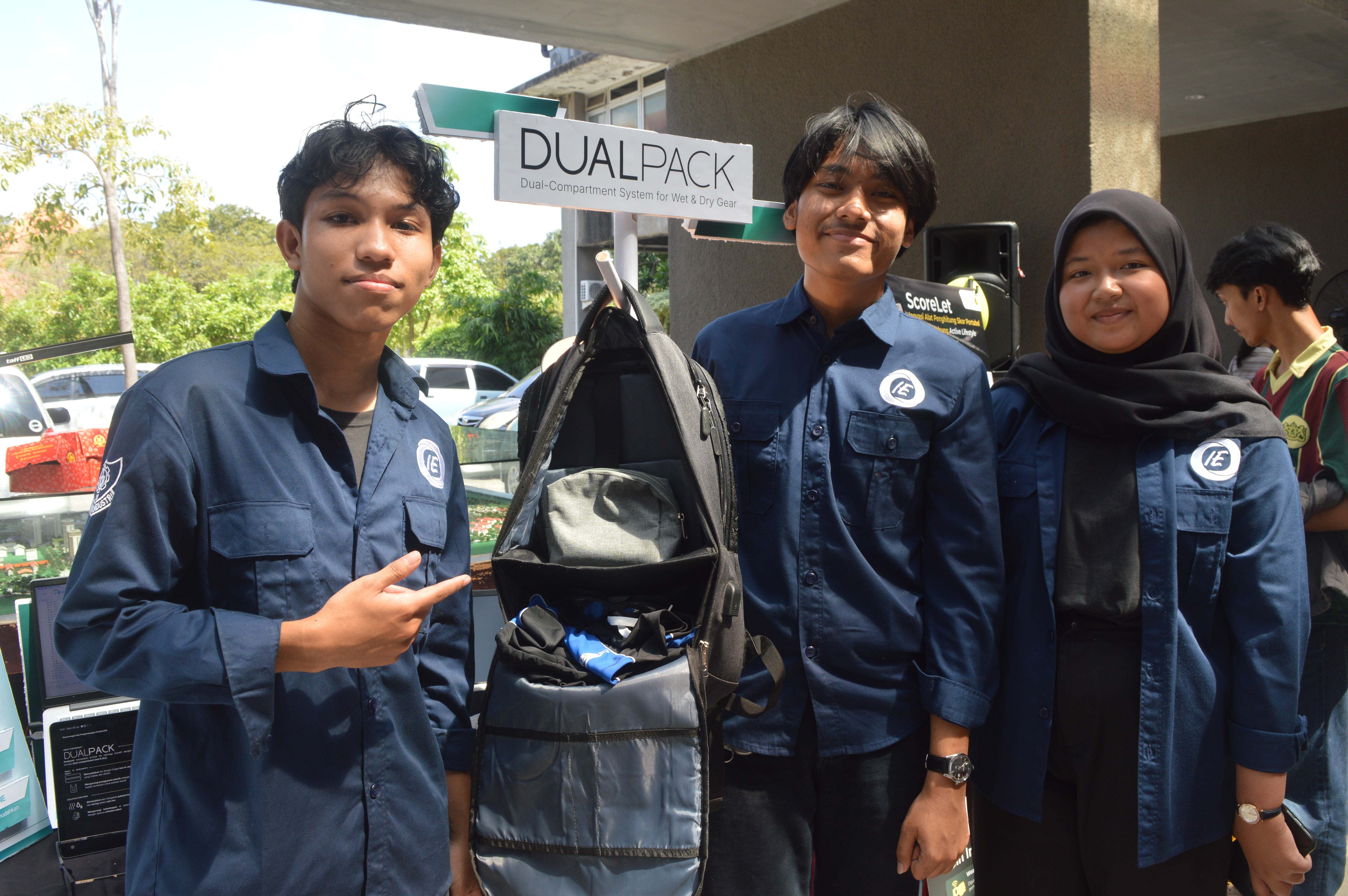 Tas berkapasitas ganda Dualpack karya mahasiswa Departemen Teknik Sistem dan Industri ITS yang dipamerkan pada Binnova 2026