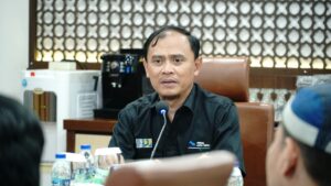 Gambar Direktur Utama Perum Jasa Tirta I Dr Ir Fahmi Hidayat ST MT saat memberikan sambutan dalam acara penandatanganan Nota Kesepahaman antara ITS dengan Perum Jasa Tirta I