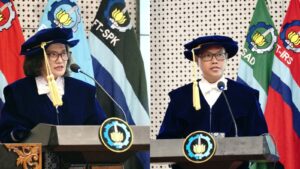 (dari kiri) Prof Dr-Ing Doty Dewi Risanti ST MT dan Prof Ir Ary Mazharuddin Shiddiqi SKom MCompSc PhD yang dikukuhkan sebagai Guru Besar ke-237 dan ke-238 ITS