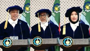 (dari kiri) Prof Dr Sholiq ST MKom MSA, Prof Dr Mahmud Yunus MSi, dan Prof Silvianita ST MSc PhD yang dikukuhkan sebagai Guru Besar ke-239, 240, dan 241 ITS