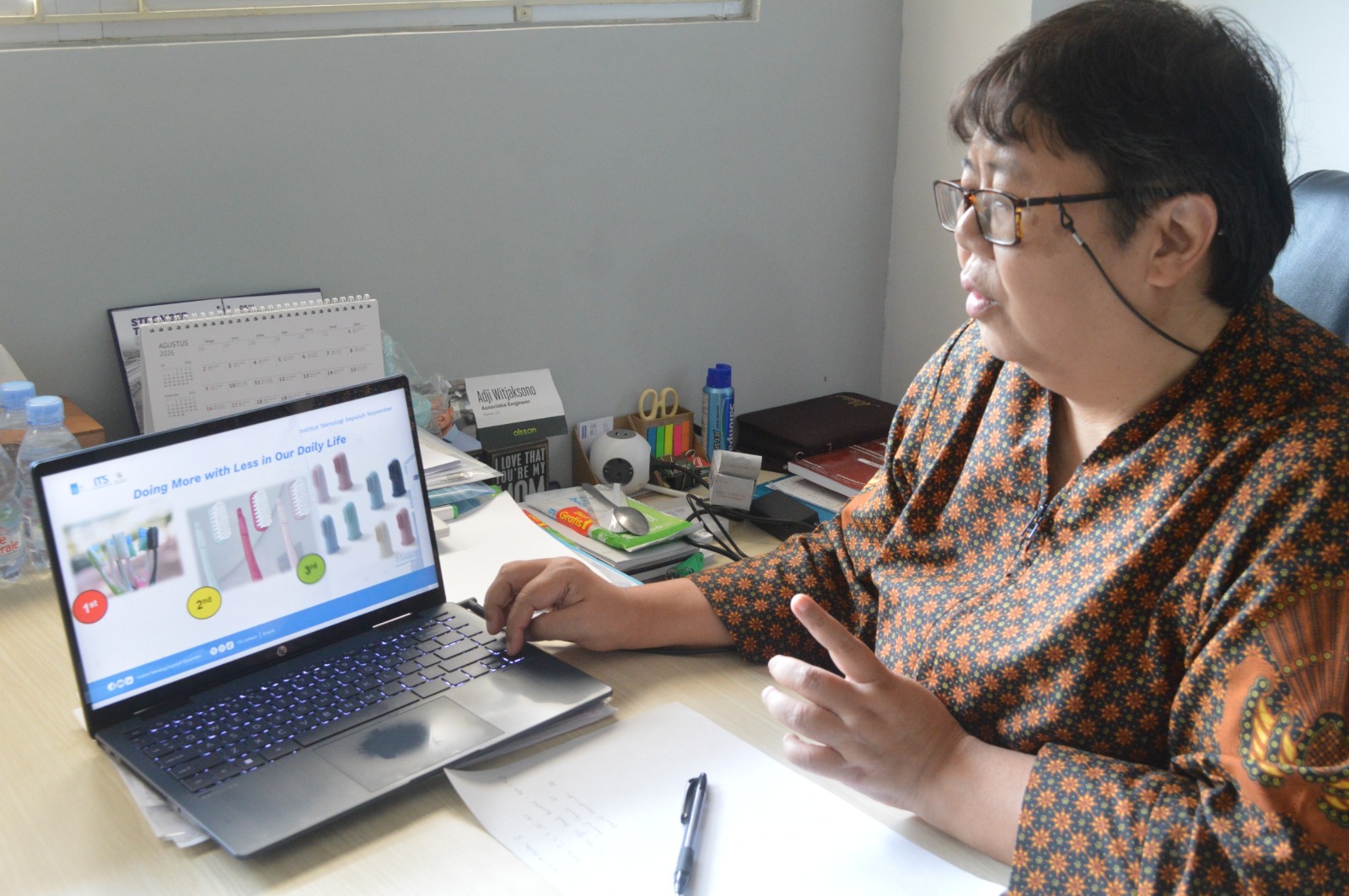 Guru Besar ke-242 ITS Prof Ir Maria Anityasari ST ME PhD IPU ASEAN Eng saat menjelaskan tentang sustainable manufacturing