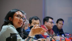 Gambar Koordinator Sipil ADB HETI ITS Dr Putu Tantri Kumala Sari ST MT ketika menyampaikan sambutannya dalam kunjungan balasan PT Kakanoo Maritim Nusantara dan Tuksedo Studio ke ITS