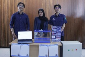 Gambar (dari kiri) Project Manager FLOWS Alfian Dimas Febrian bersama anggota timnya saat menghadiri FIPEC 2026