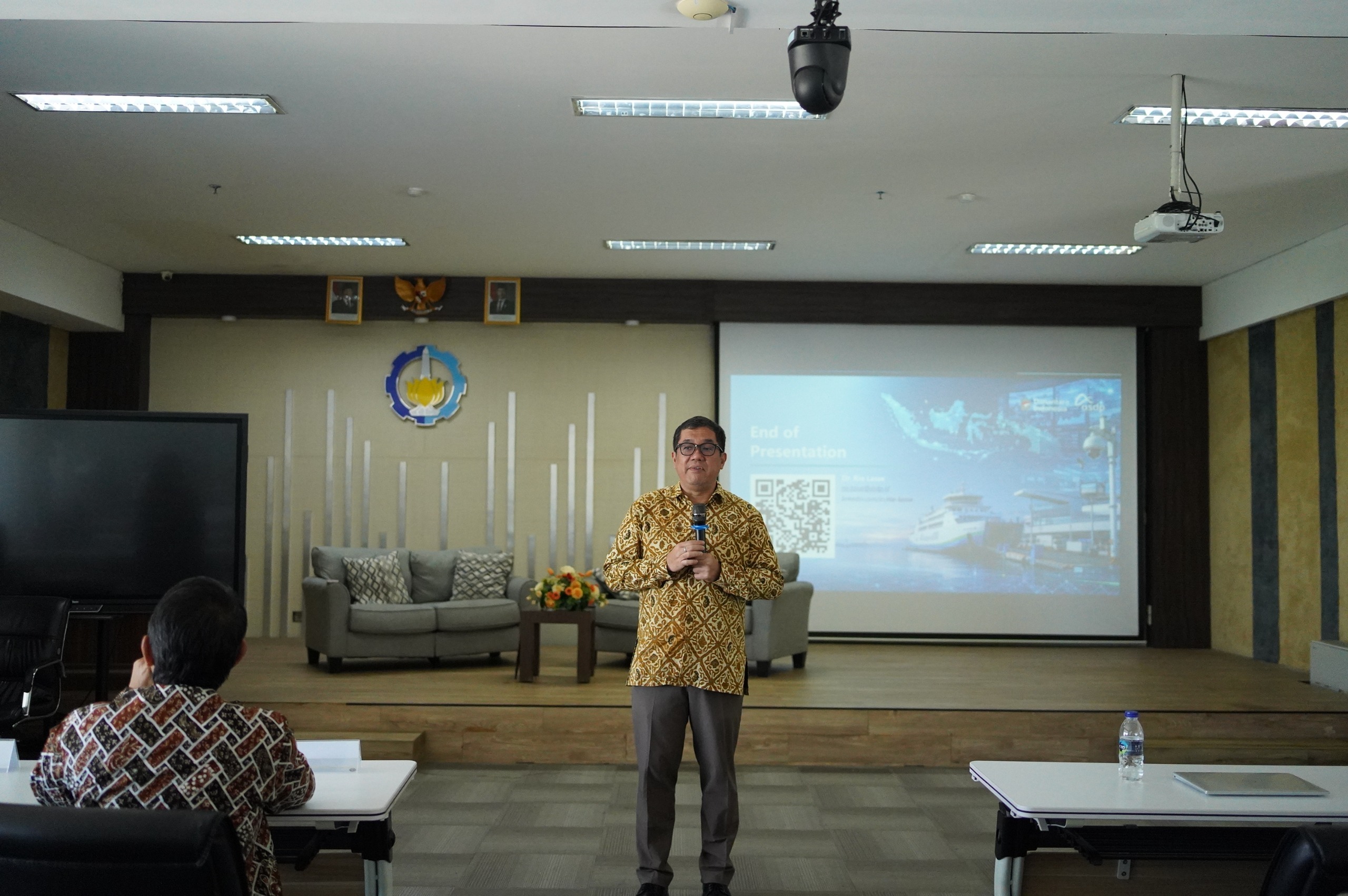 Dr Rio Lasse angkat topik bagaimana riset operasional, AI, dan teknik rekayasa mengubah pengambilan keputusan maritim