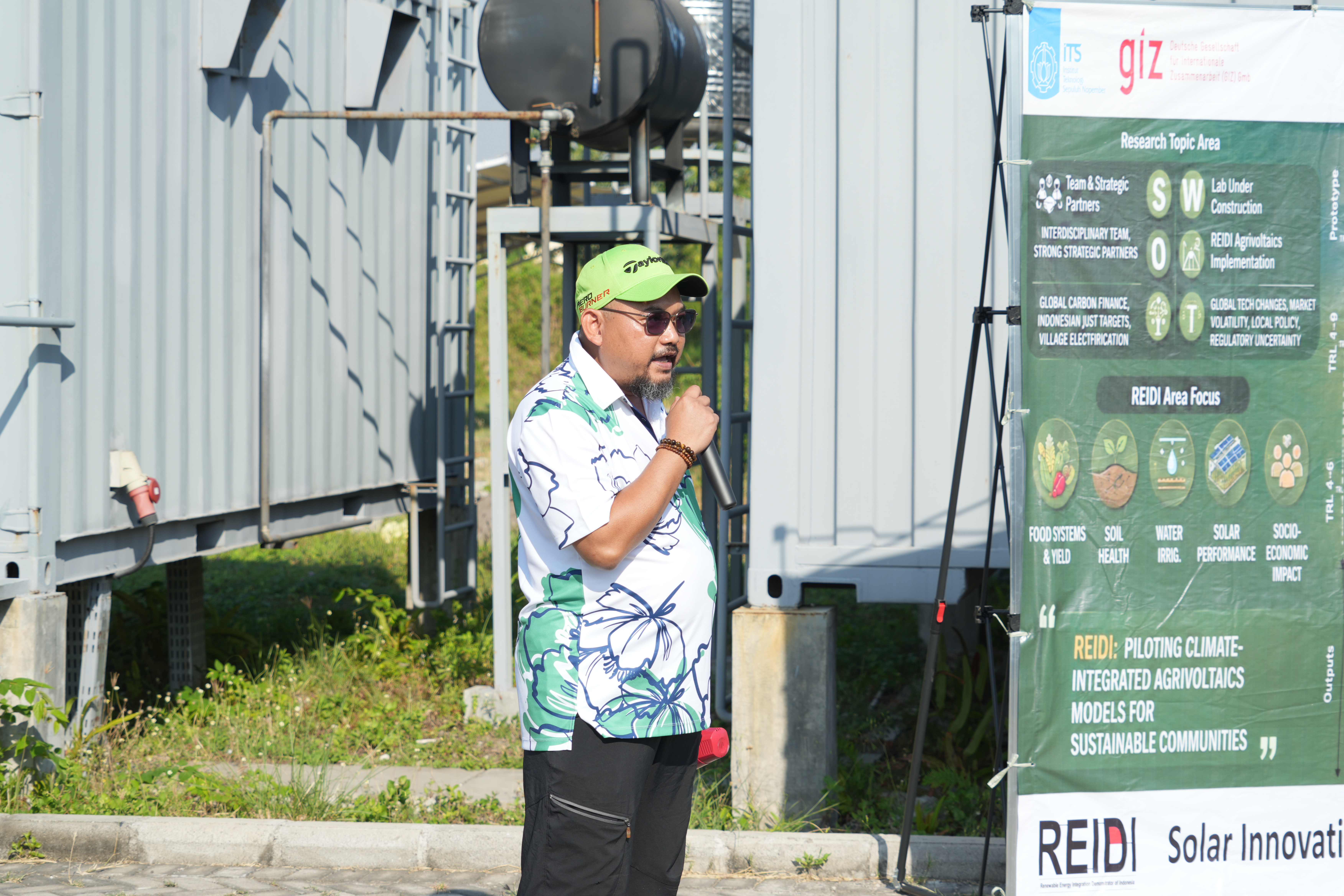Dosen ahli Keanekaragaman Hayati Departemen Biologi ITS Mukhammad Muryono SSi MSi PhD
