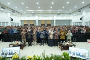 Kukuhkan 1.508 Mahasiswa Baru Pascasarjana, Rektor Dorong Riset Berdampak
