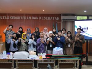 Gambar Dosen dan Mahasiswa FKK ITS dalam rangkaian kegiatan ToT pada Pengabdian Masyarakat dari FKK ITS
