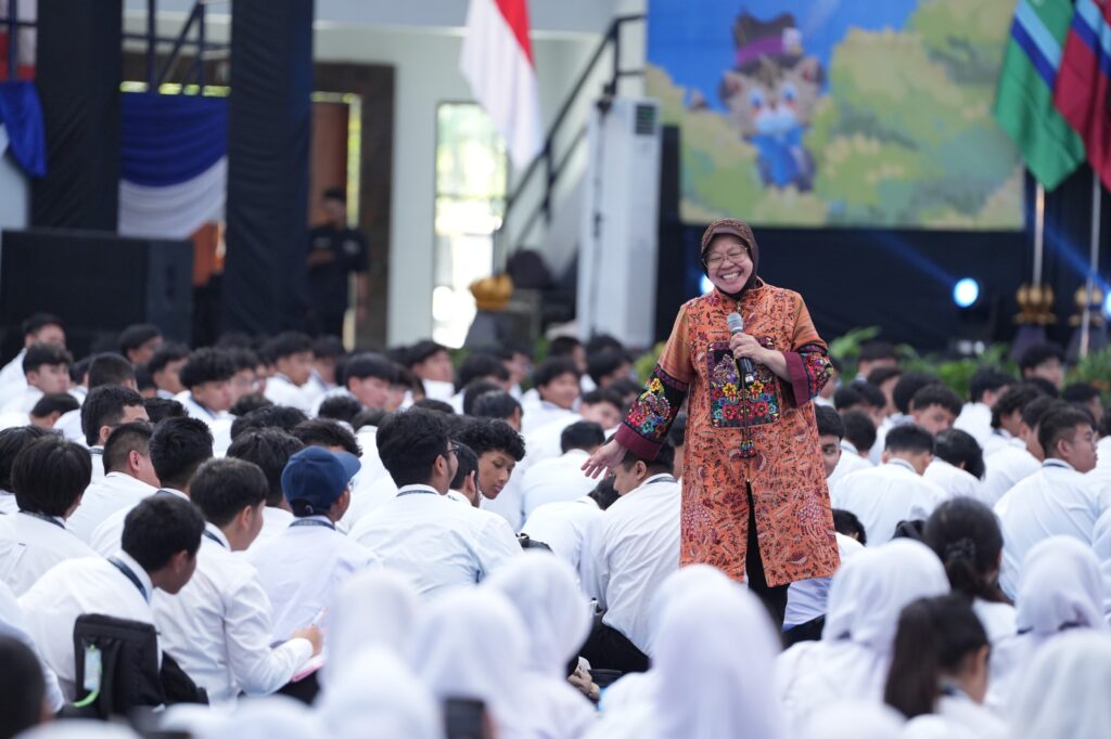 Risma Dorong Mahasiswa Baru ITS Jadi Agen Perubahan