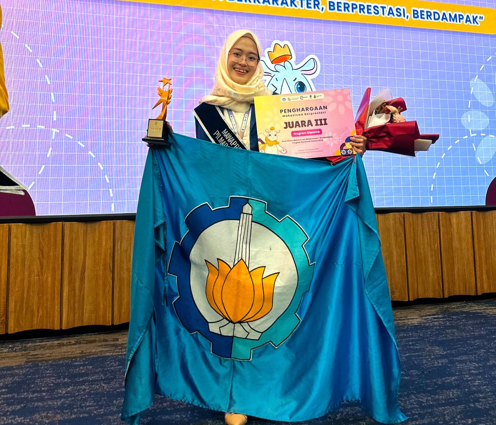 Gambar Mahasiswa Vokasi ITS Ishmatu Aulia Rizky Kirana sukses raih Juara 3 Pilmapres Nasional kategori Diploma 2026