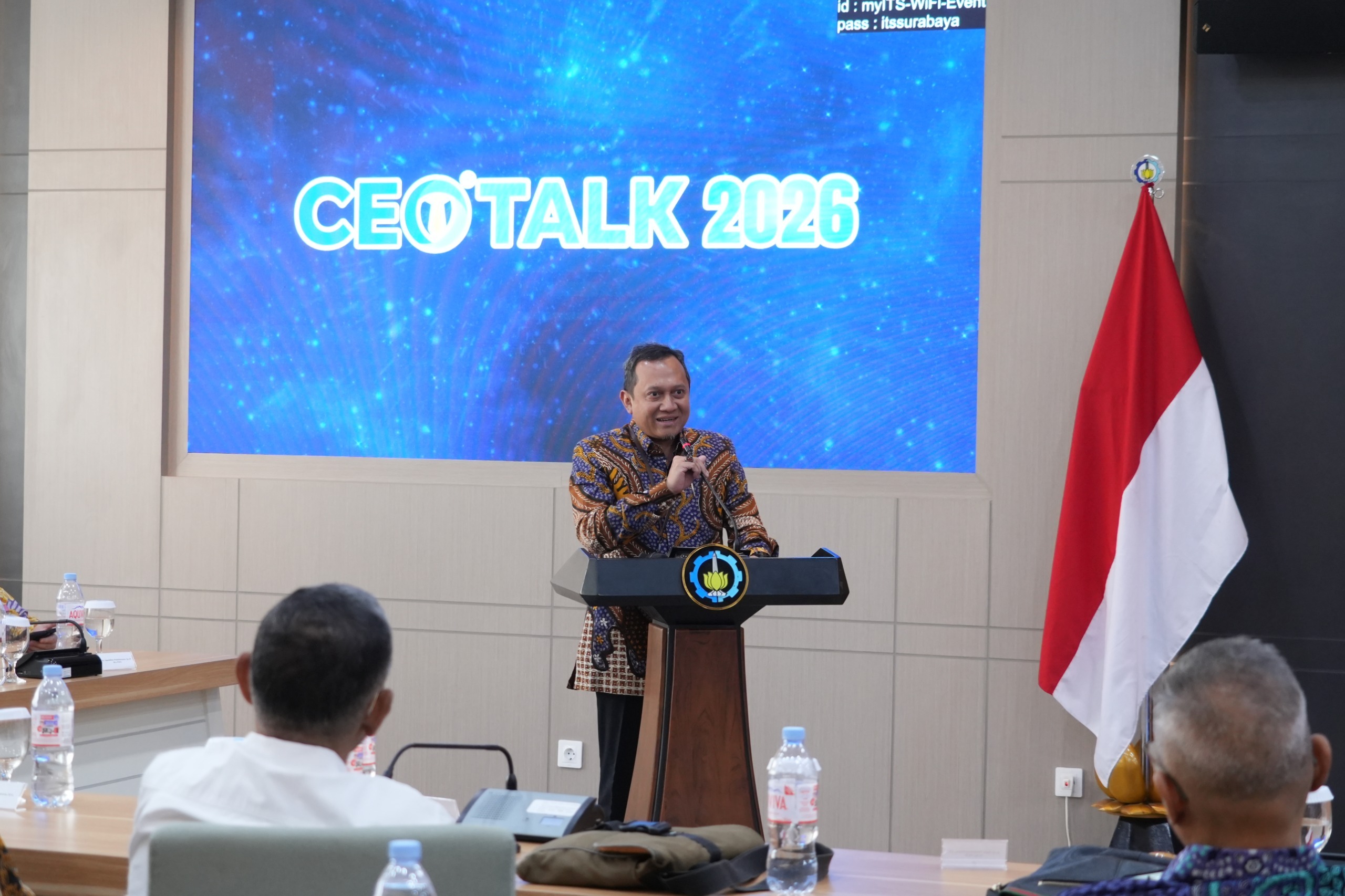 Wakil Rektor IV ITS saat sampaikan sambutannya dalam CEO Talk Nasional (13/8)