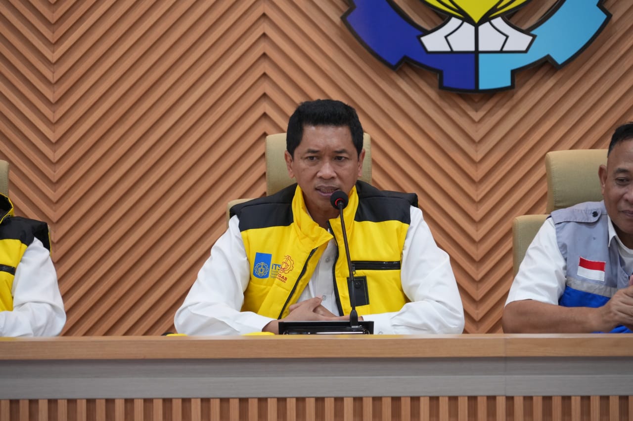 Rektor ITS Prof Dr (HC) Ir Bambang Pramujati ST MScEng PhD dalam sambutannya mendorong pemanfaatan kepakaran sivitas akademika guna akselerasi pemulihan infrastruktur jangka panjang