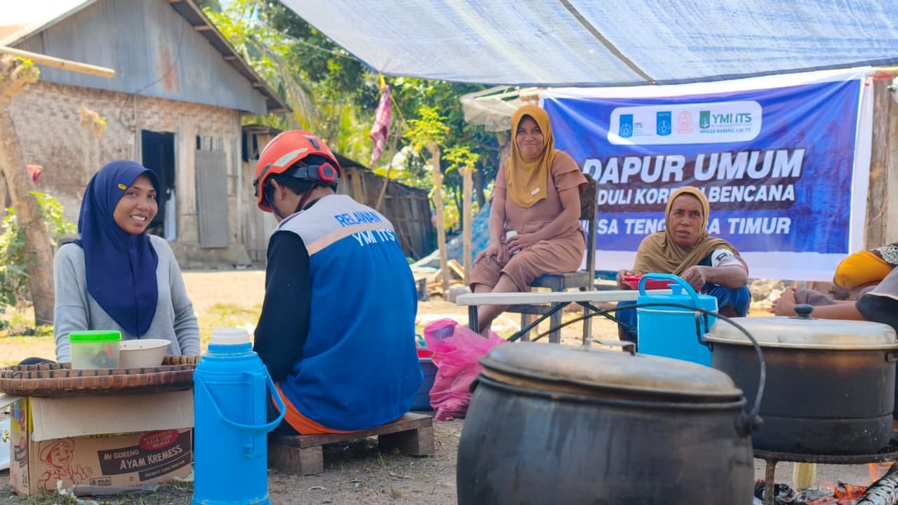 Dapur umum yang dibangun sementara oleh Tim Satgas Kemanusiaan ITS di NTT