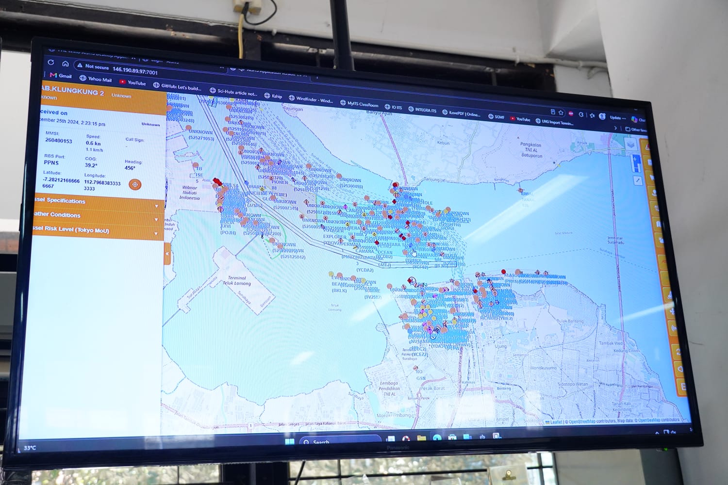 AISITS juga bisa dipantau melalui web app yang ada di command center di tepi pantai