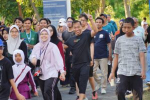 Menuju Dies Natalis ke-66, ITS Gelar Jalan Sehat dan Pelayanan CKG