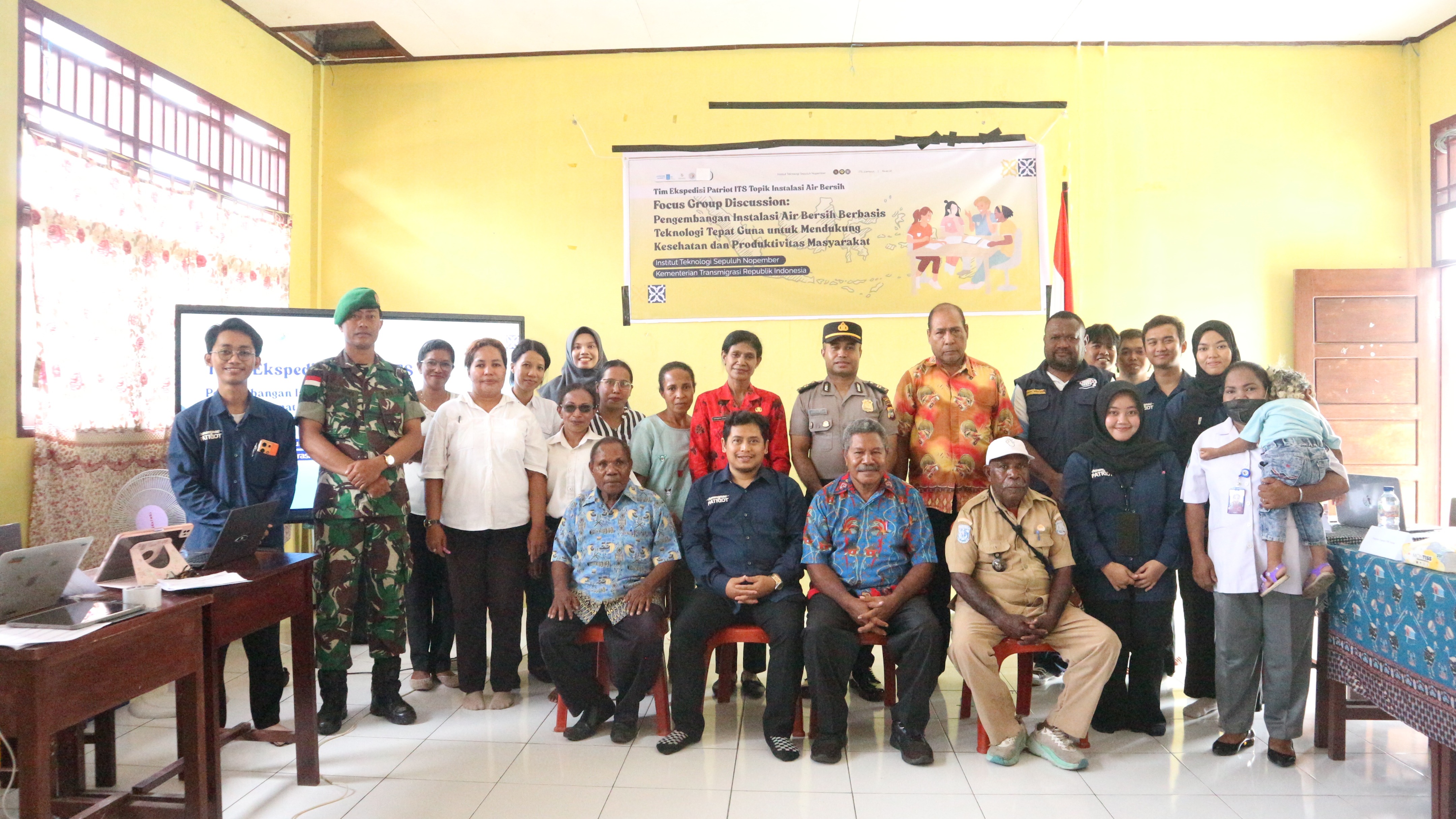 Prof Adi Setyo Purnomo MSc PhD bersama dengan peserta FGD di Ransiki