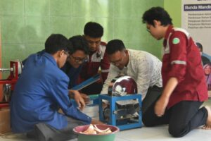 Perkuat UMKM Medokan Semampir, ITS Terapkan Teknologi Tepat Guna