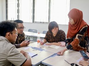 Asah Kecakapan Berbahasa Asing, UPBG ITS Rutin Gelar FLC