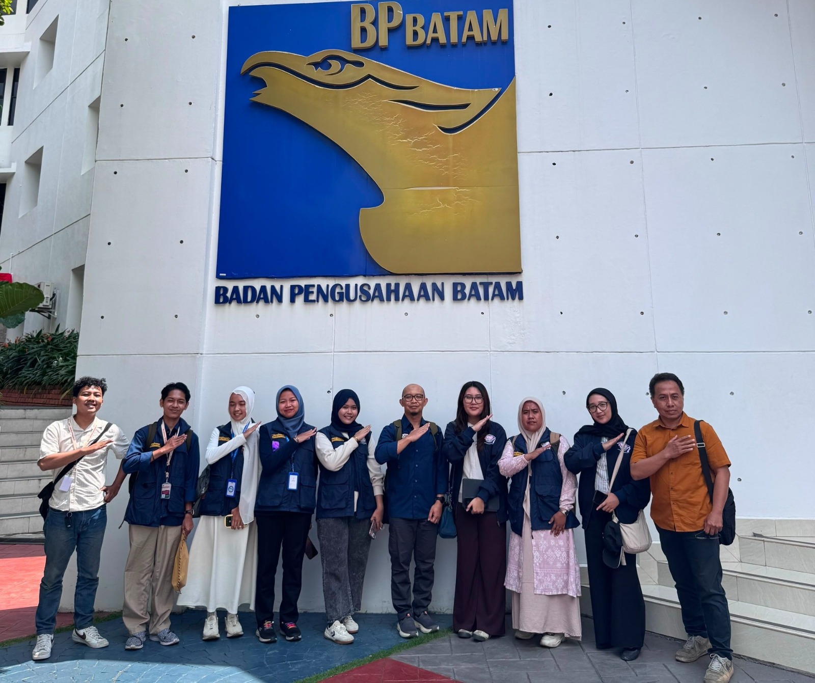 Para anggogta TEP 25 ITS 2026 saat melakukan kunjungan ke Badan Pengusahaan Batam untuk diskusi program inovasinya