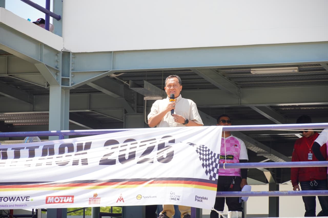 Wakil Rektor IV ITS Agus Muhamad Hatta ST MSi PhD menyampaikan bahwa kegiatan ini dapat menjadi salah satu alternatif untuk menyalurkan minat masyarakat terhadap dunia otomotif