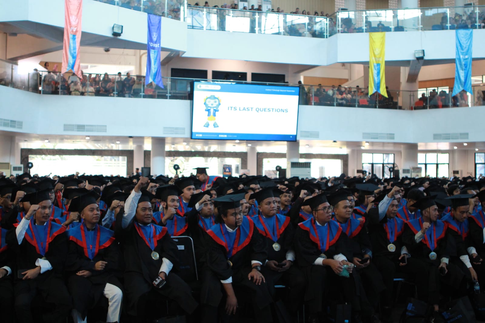 Sebanyak 5.780 wisudawan resmi dikukuhkan oleh ITS pada Wisuda ke-134 di Grha Sepuluh Nopember ITS