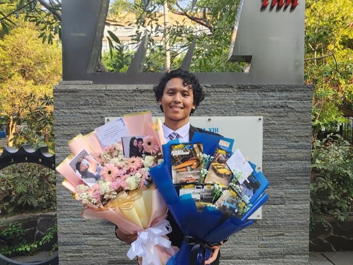 Najwan Raditya Abiyoga ST setelah tuntaskan sidang Tugas Akhir (TA) di Departemen Teknik Mesin ITS
