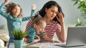Dilema Motherhood Penalty dalam Menyandang Gelar Keibuan